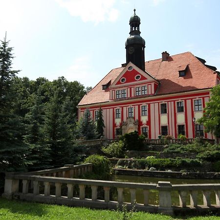 Boutique Palac Warmatowice Sienkiewiczowskie Legnica Luaran gambar