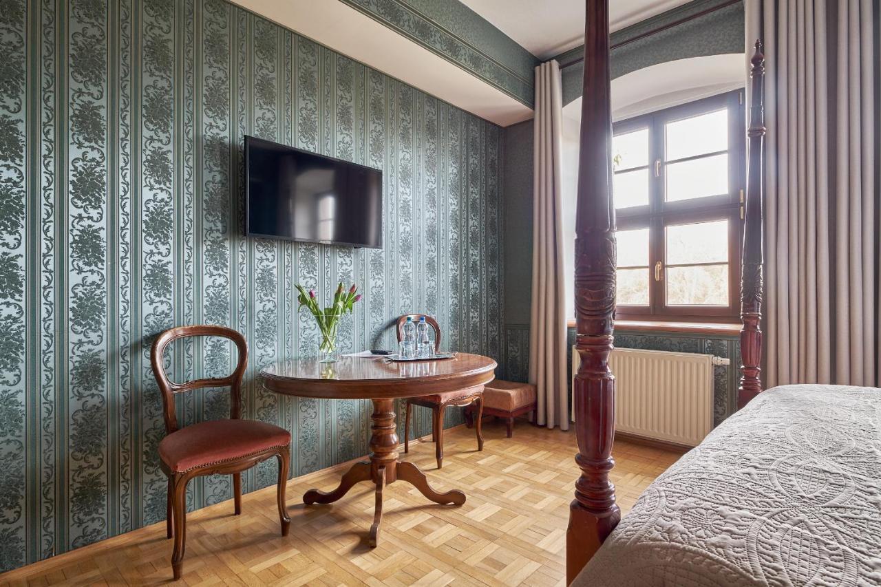 Boutique Palac Warmatowice Sienkiewiczowskie Legnica Luaran gambar