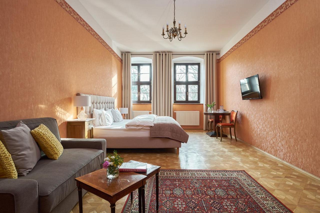 Boutique Palac Warmatowice Sienkiewiczowskie Legnica Luaran gambar