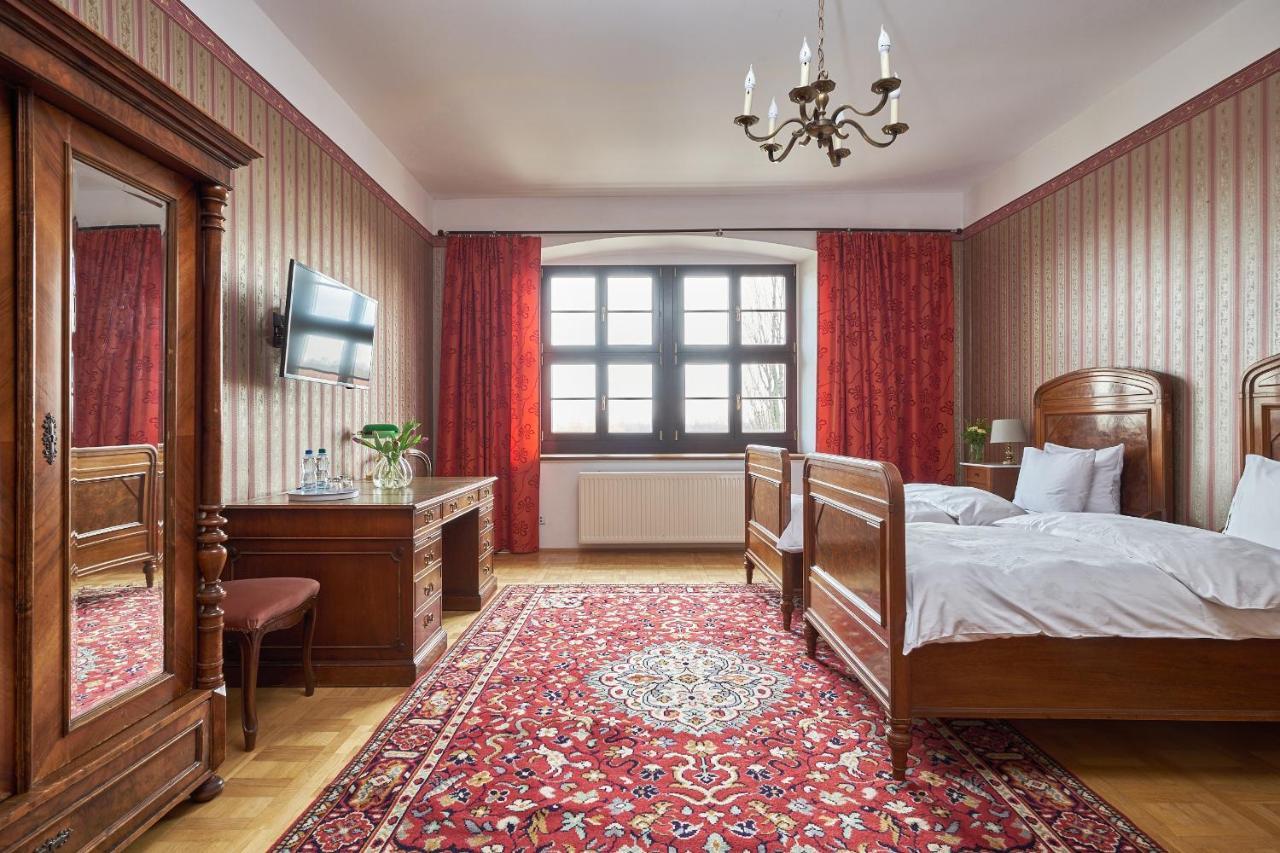 Boutique Palac Warmatowice Sienkiewiczowskie Legnica Luaran gambar