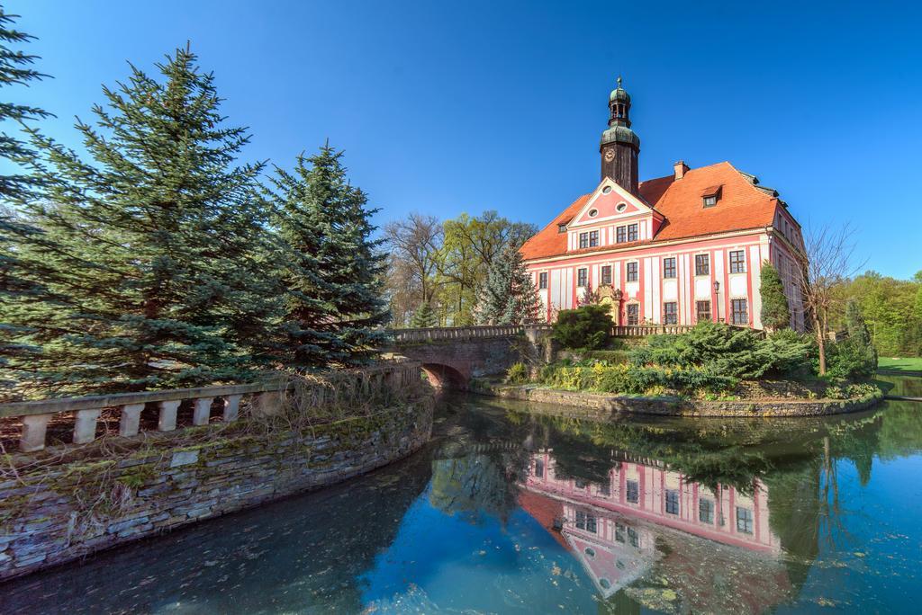 Boutique Palac Warmatowice Sienkiewiczowskie Legnica Luaran gambar