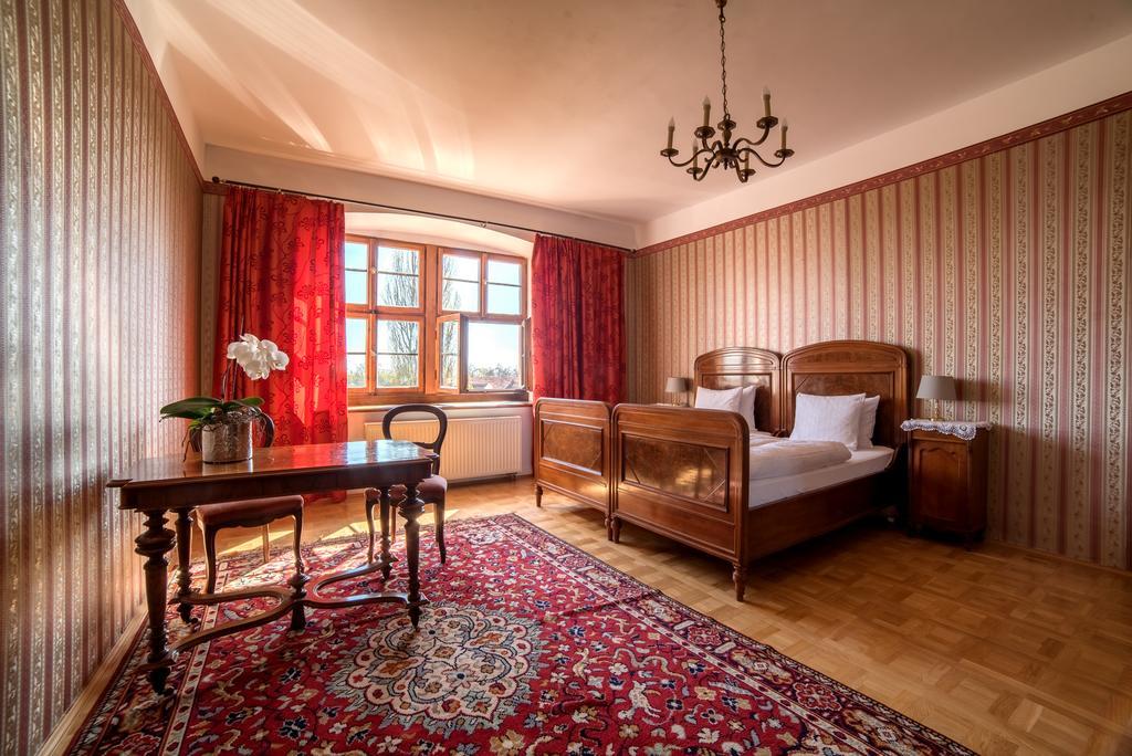 Boutique Palac Warmatowice Sienkiewiczowskie Legnica Luaran gambar