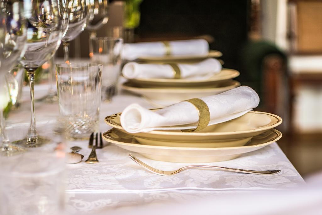Boutique Palac Warmatowice Sienkiewiczowskie Legnica Luaran gambar